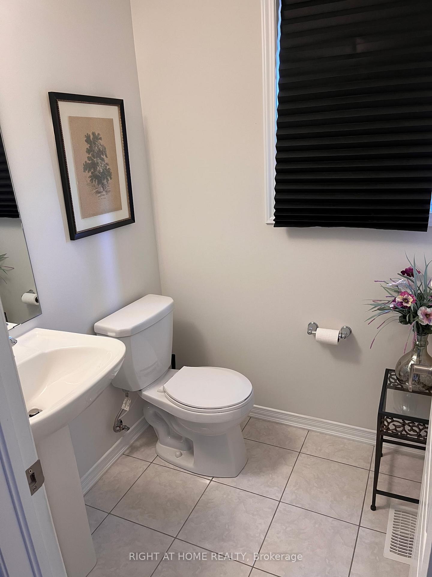 Photo 11 of 343 Pumpkin Pass, Hamilton, Binbrook — HOMEH