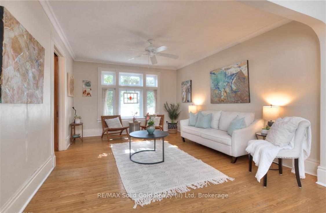 Photo 9 of 44 Ellen Street E, Kitchener — HOMEH