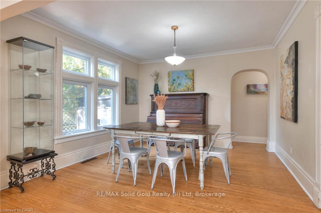Photo 11 of 44 Ellen Street E, Kitchener — HOMEH