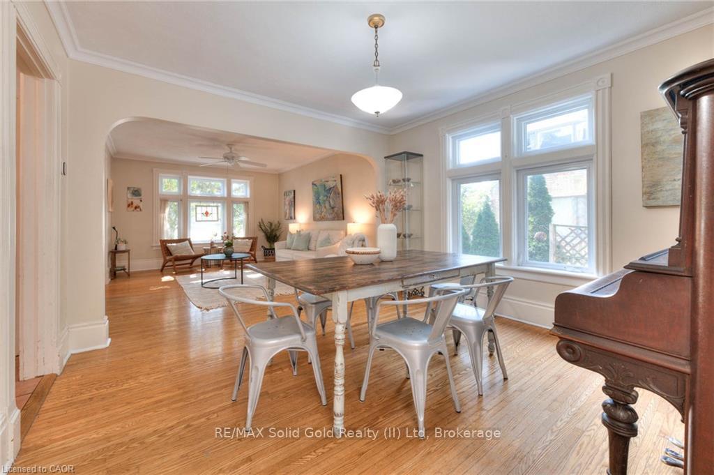 Photo 12 of 44 Ellen Street E, Kitchener — HOMEH