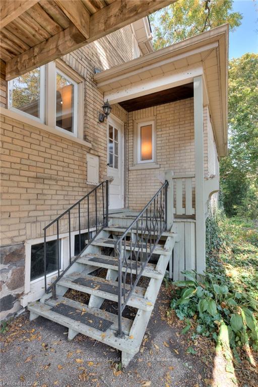 Photo 14 of 44 Ellen Street E, Kitchener — HOMEH