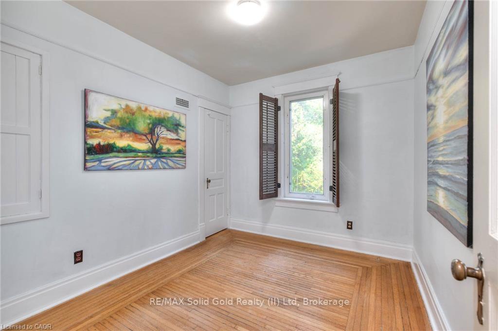 Photo 16 of 44 Ellen Street E, Kitchener — HOMEH