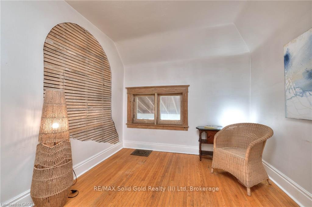 Photo 23 of 44 Ellen Street E, Kitchener — HOMEH