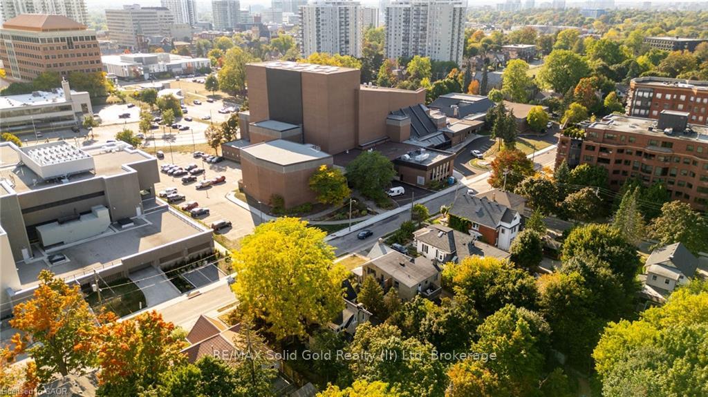 Photo 43 of 44 Ellen Street E, Kitchener — HOMEH