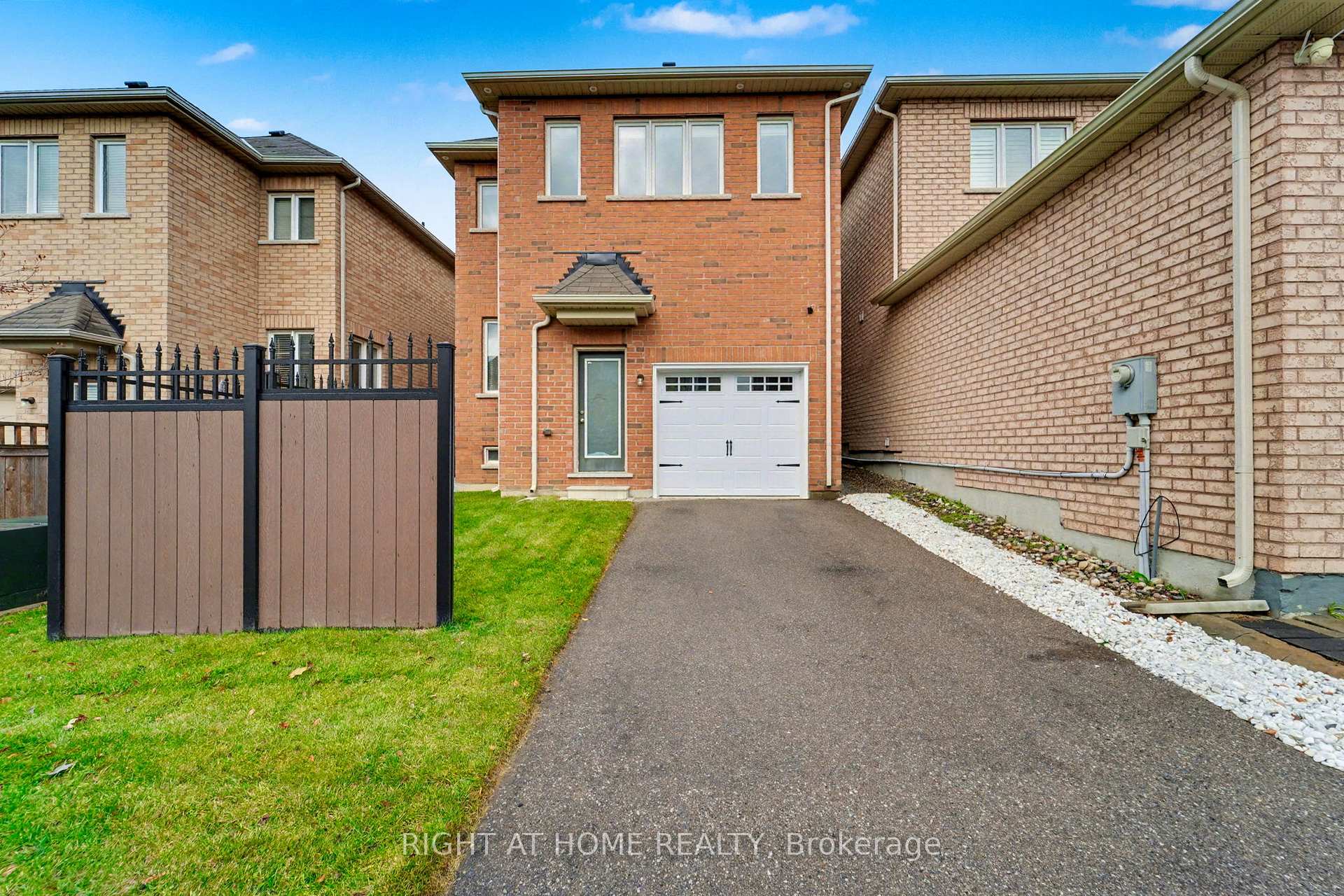 Photo 35 of 11 Windyton Avenue, Markham, Cornell — HOMEH