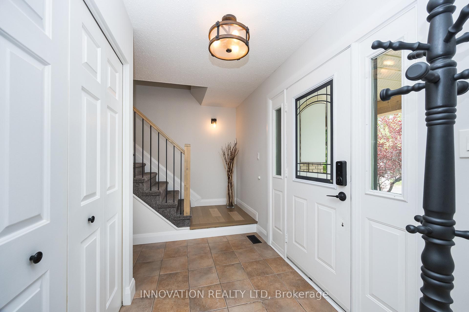 Photo 5 of 1098 Cindy Hill Crescent, Ottawa, Manotick Long Island & Nicholls Island — HOMEH