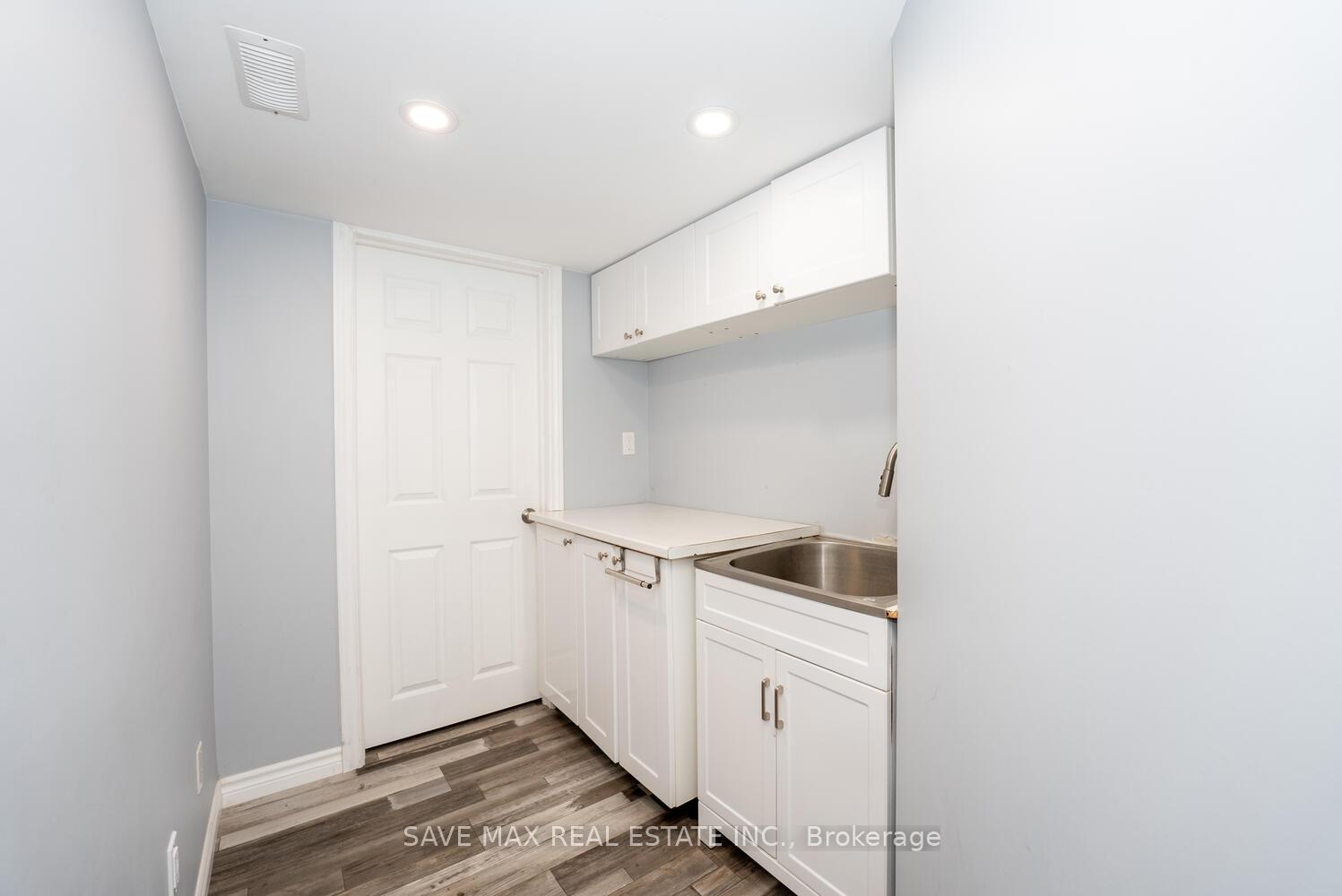 Photo 21 of 9 Shedrow Place, Kitchener — HOMEH