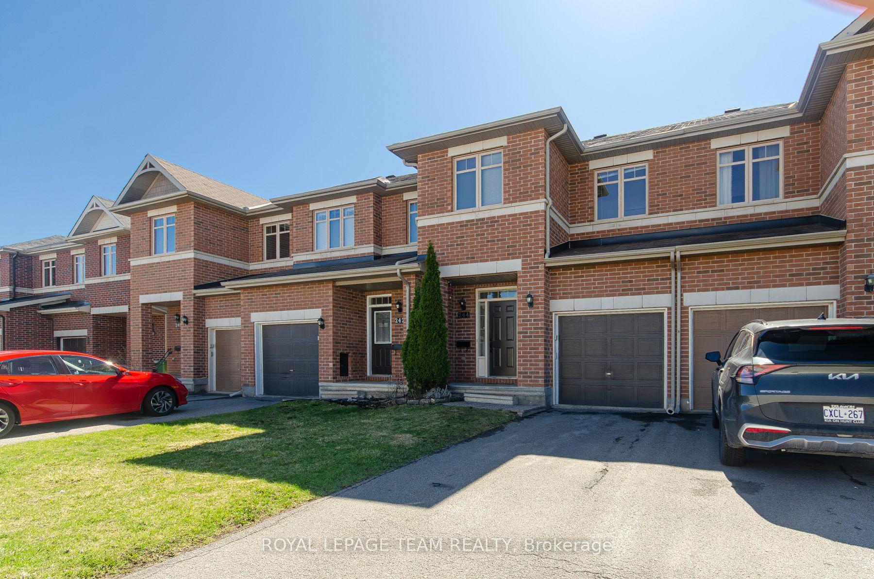 Photo 3 of 244 Maxwell Bridge Road, Ottawa, Kanata - Morgan's Grant/South March — HOMEH