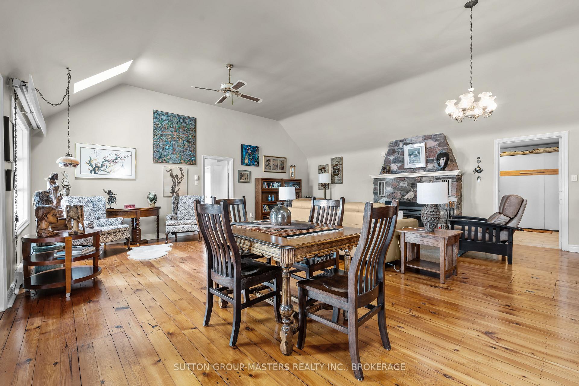 Photo 9 of 5540 Bath Road, Loyalist, Lennox and Addington - South — HOMEH