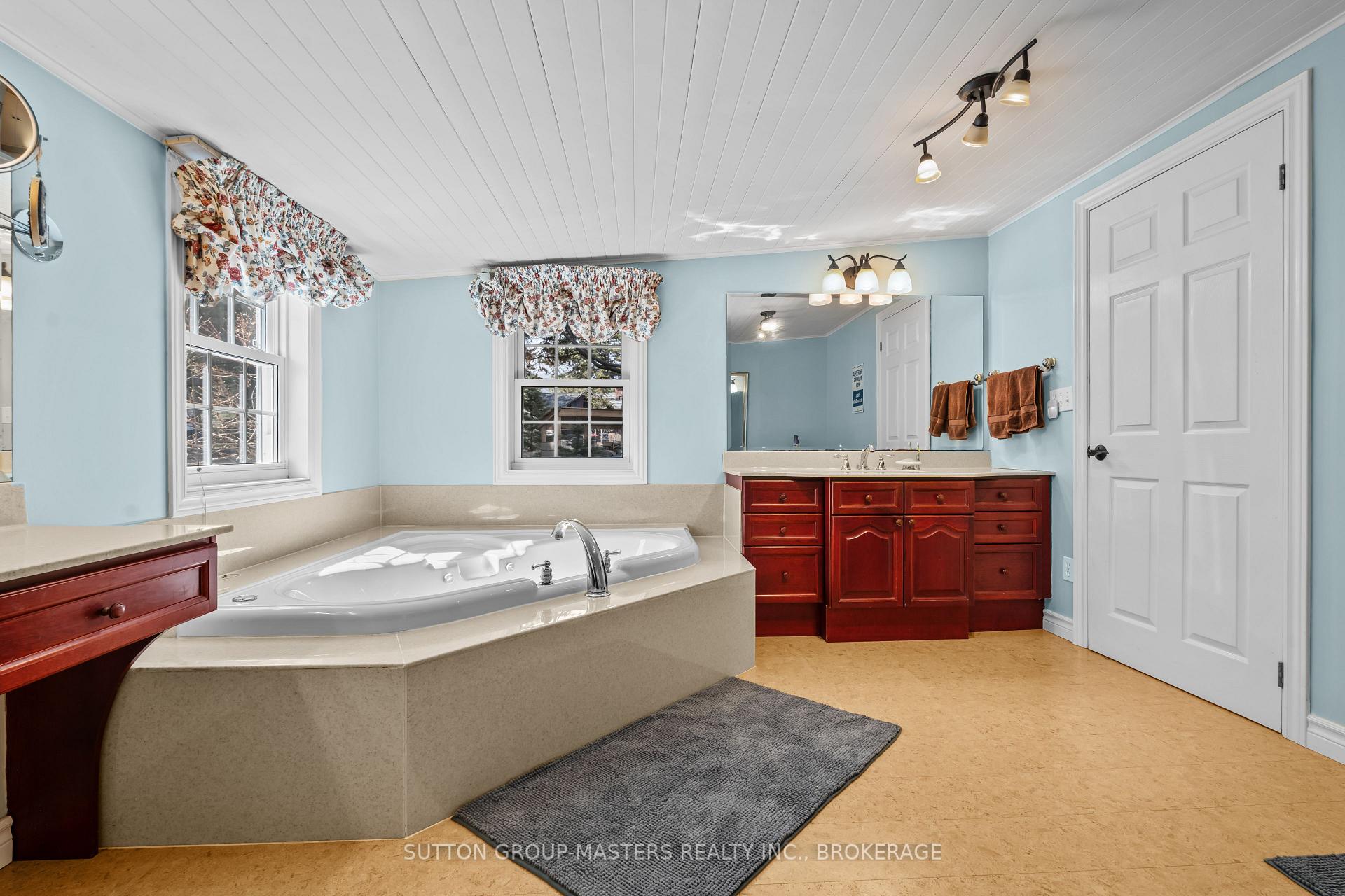 Photo 23 of 5540 Bath Road, Loyalist, Lennox and Addington - South — HOMEH