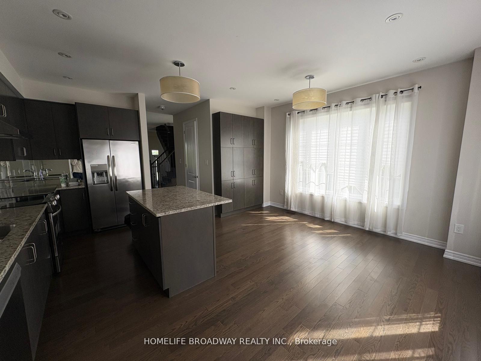 Photo 5 of 1906 Donald Cousens Parkway, Markham, Cornell — HOMEH