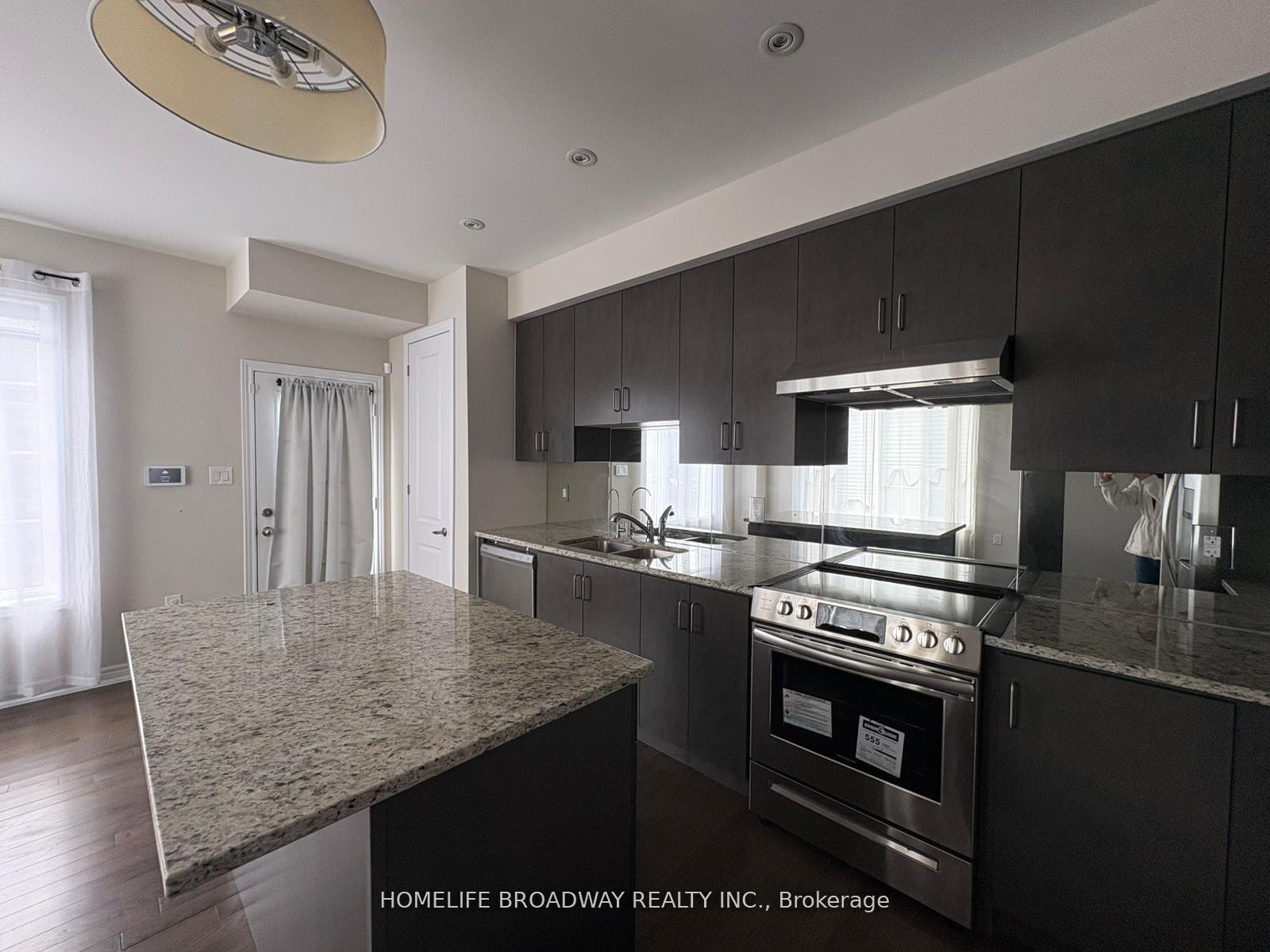 Photo 6 of 1906 Donald Cousens Parkway, Markham, Cornell — HOMEH