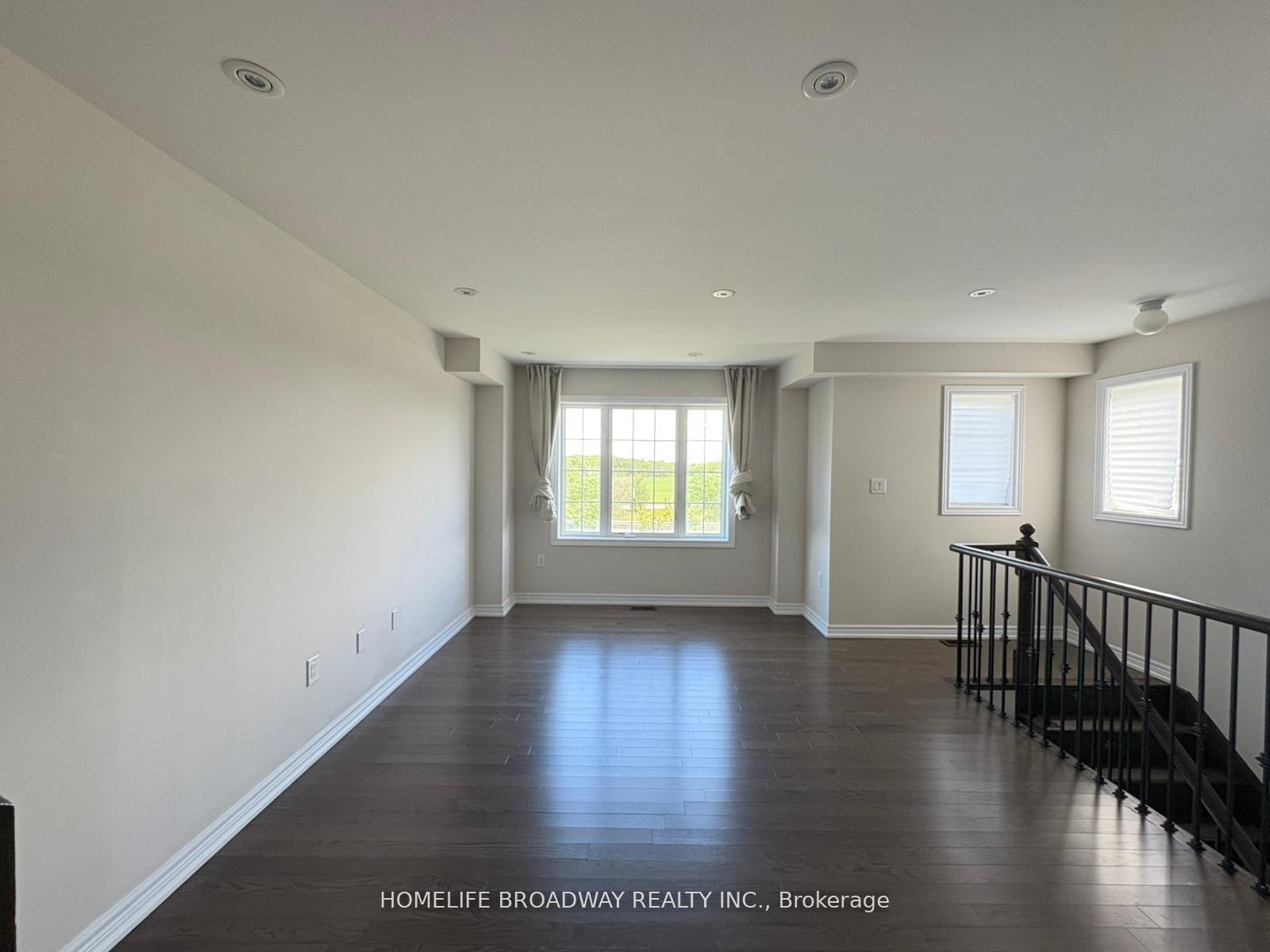 Photo 8 of 1906 Donald Cousens Parkway, Markham, Cornell — HOMEH