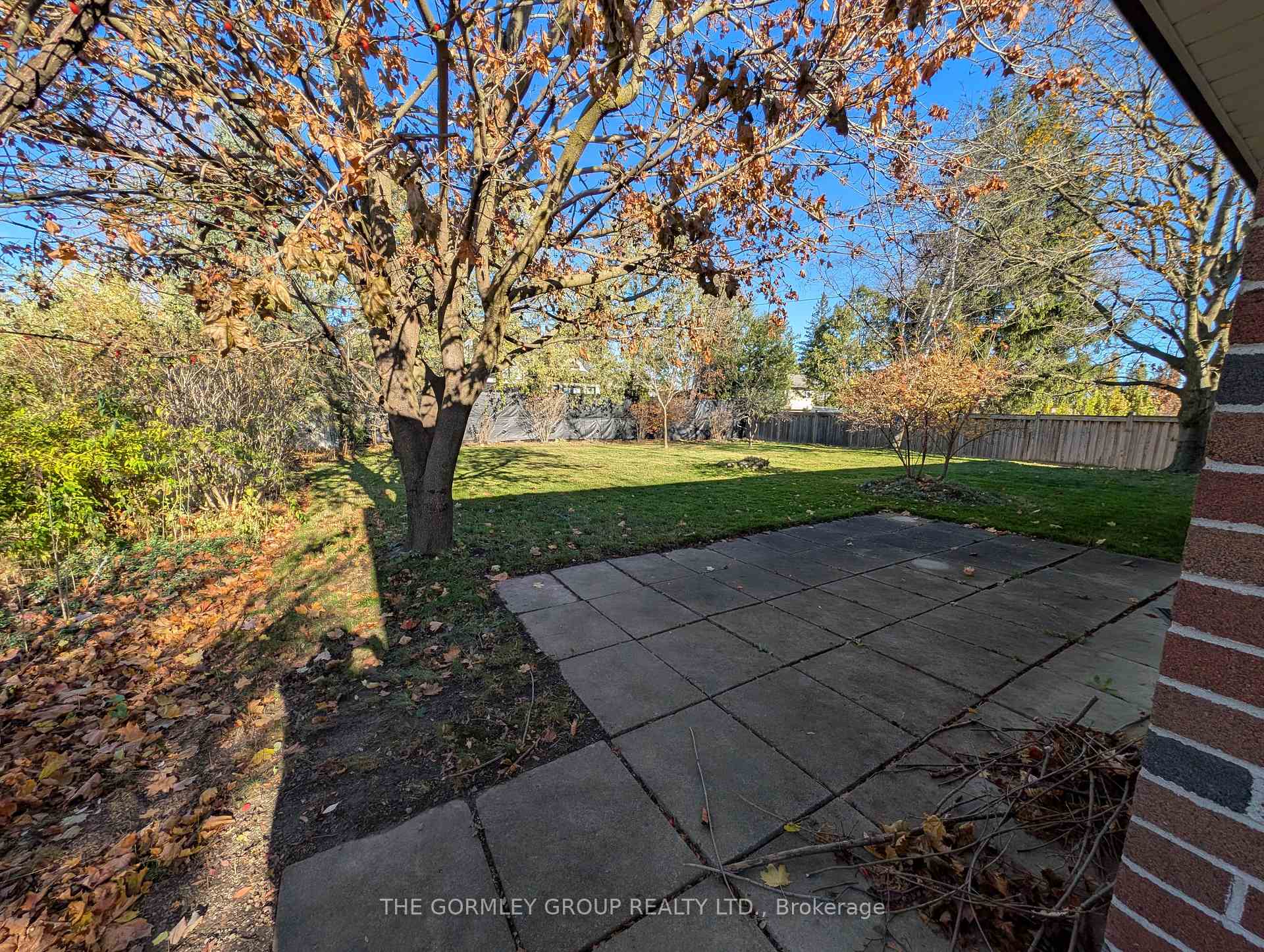 Photo 2 of 166 Elizabeth Grove, King, King City — HOMEH
