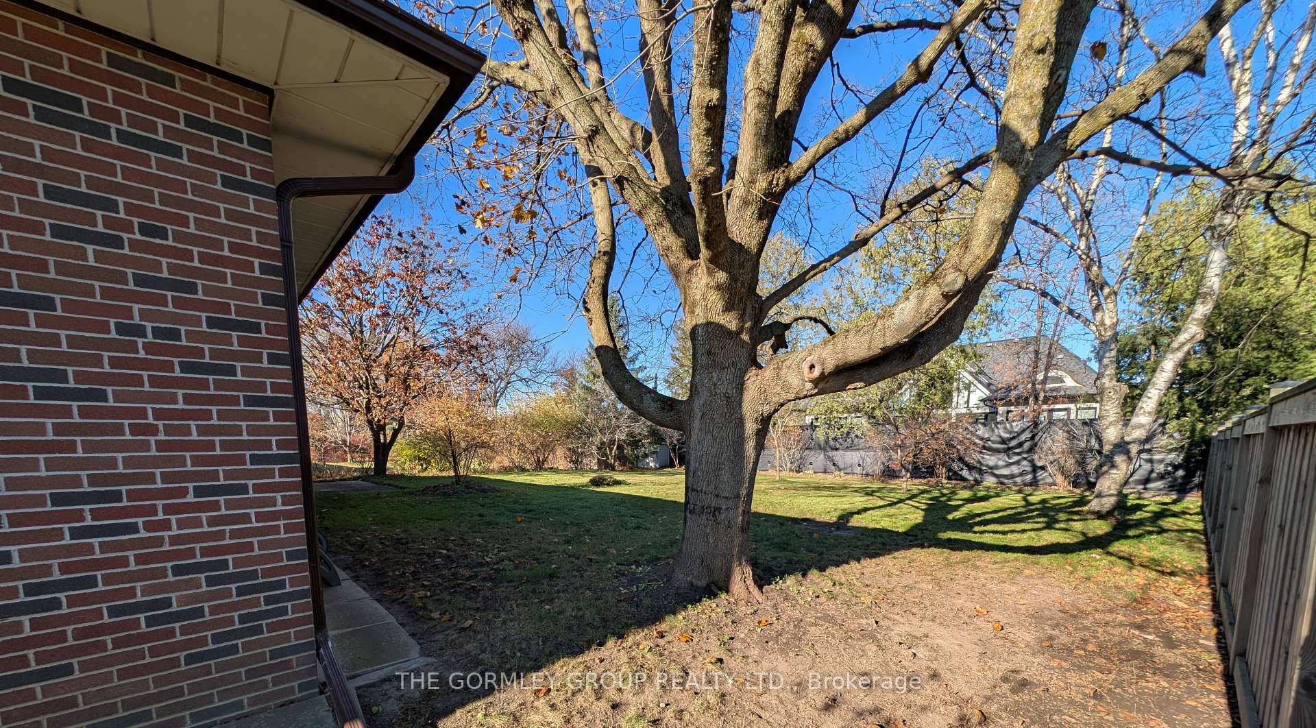 Photo 6 of 166 Elizabeth Grove, King, King City — HOMEH