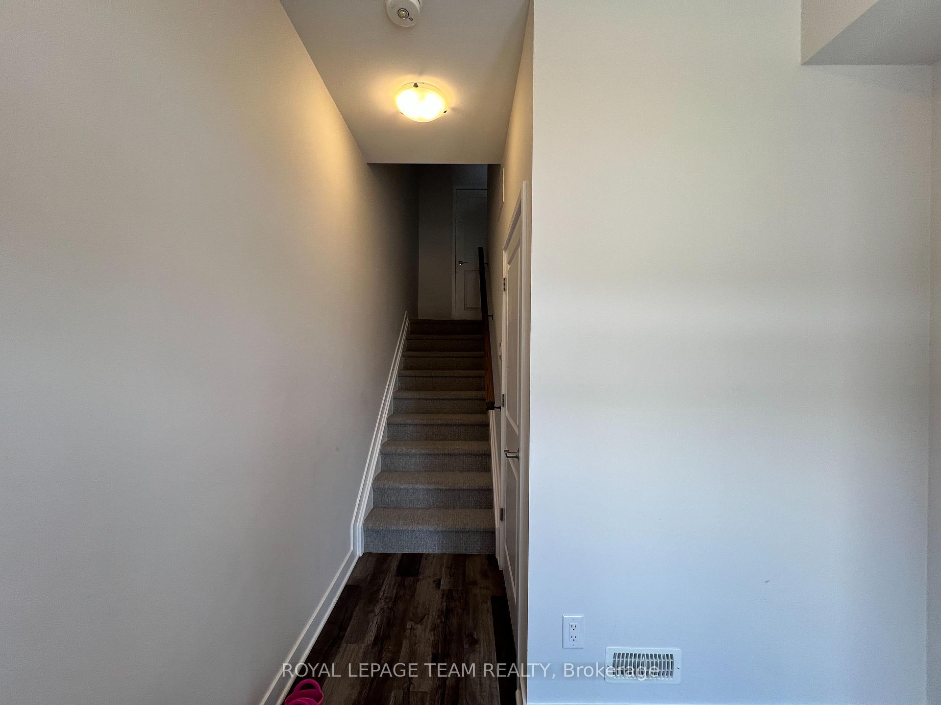 Photo 3 of 134 Visor Private, Ottawa, Kanata - Emerald Meadows/Trailwest — HOMEH