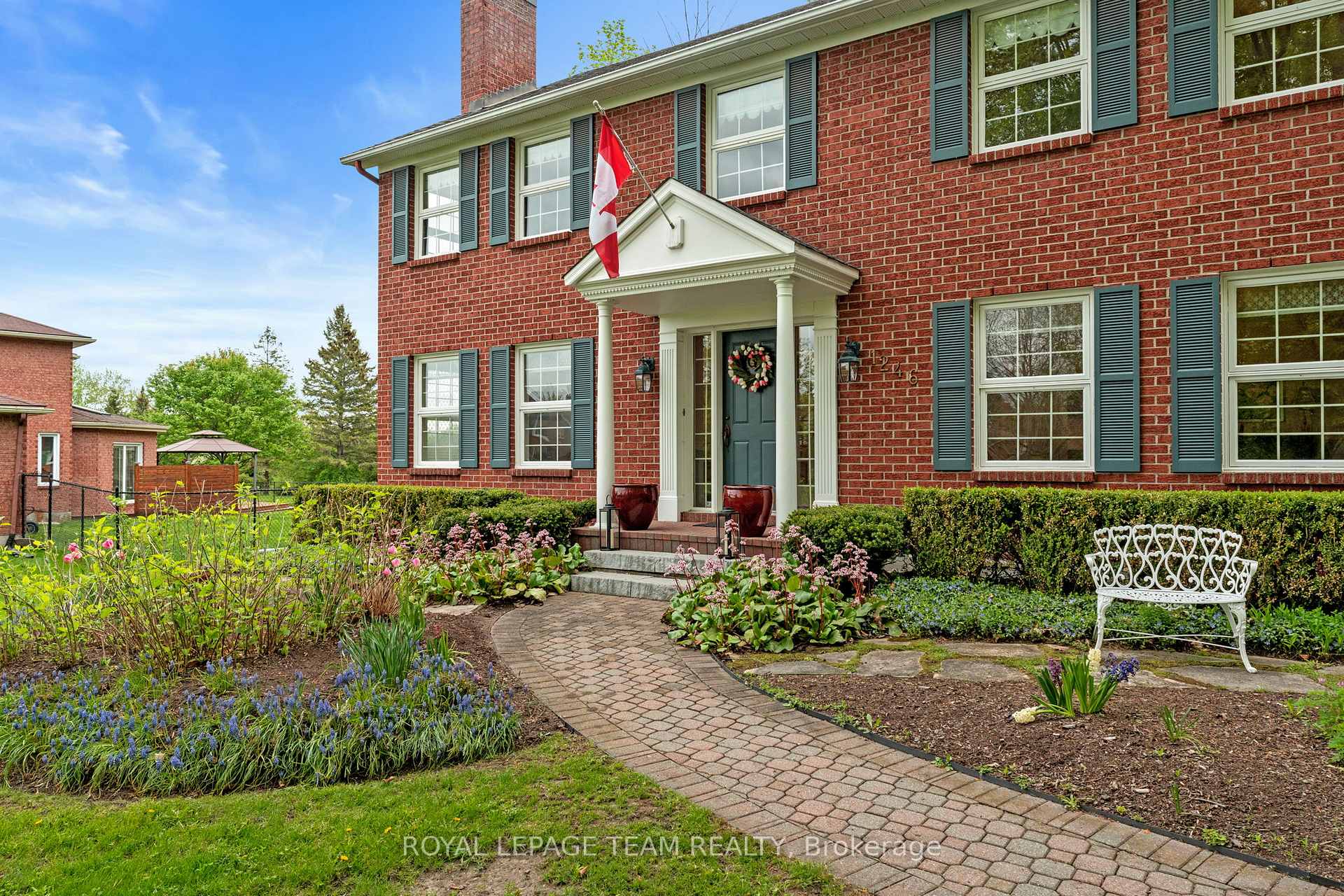 Photo 3 of 1246 Potter Drive, Ottawa, Manotick Village & Manotick Estates — HOMEH