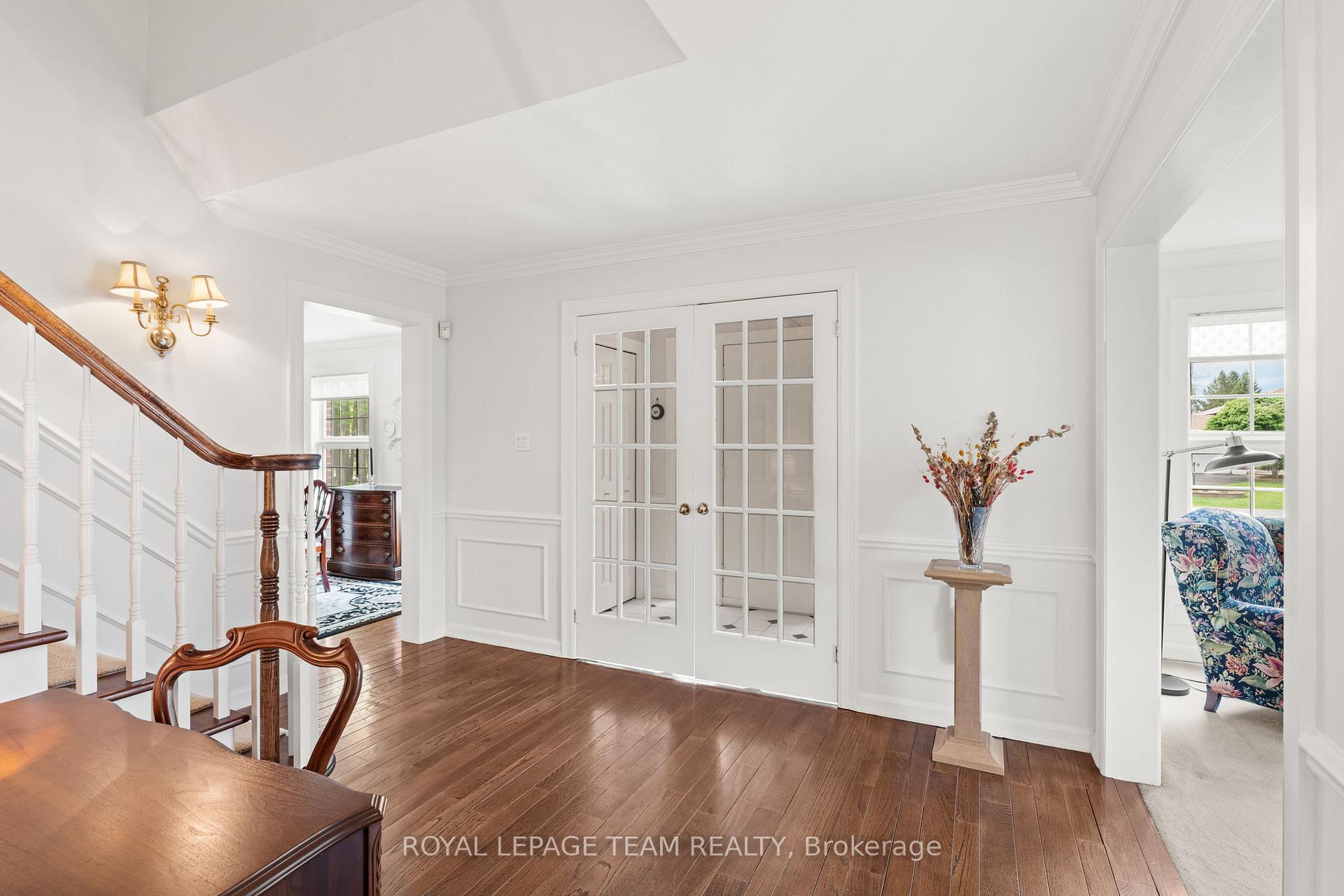 Photo 5 of 1246 Potter Drive, Ottawa, Manotick Village & Manotick Estates — HOMEH
