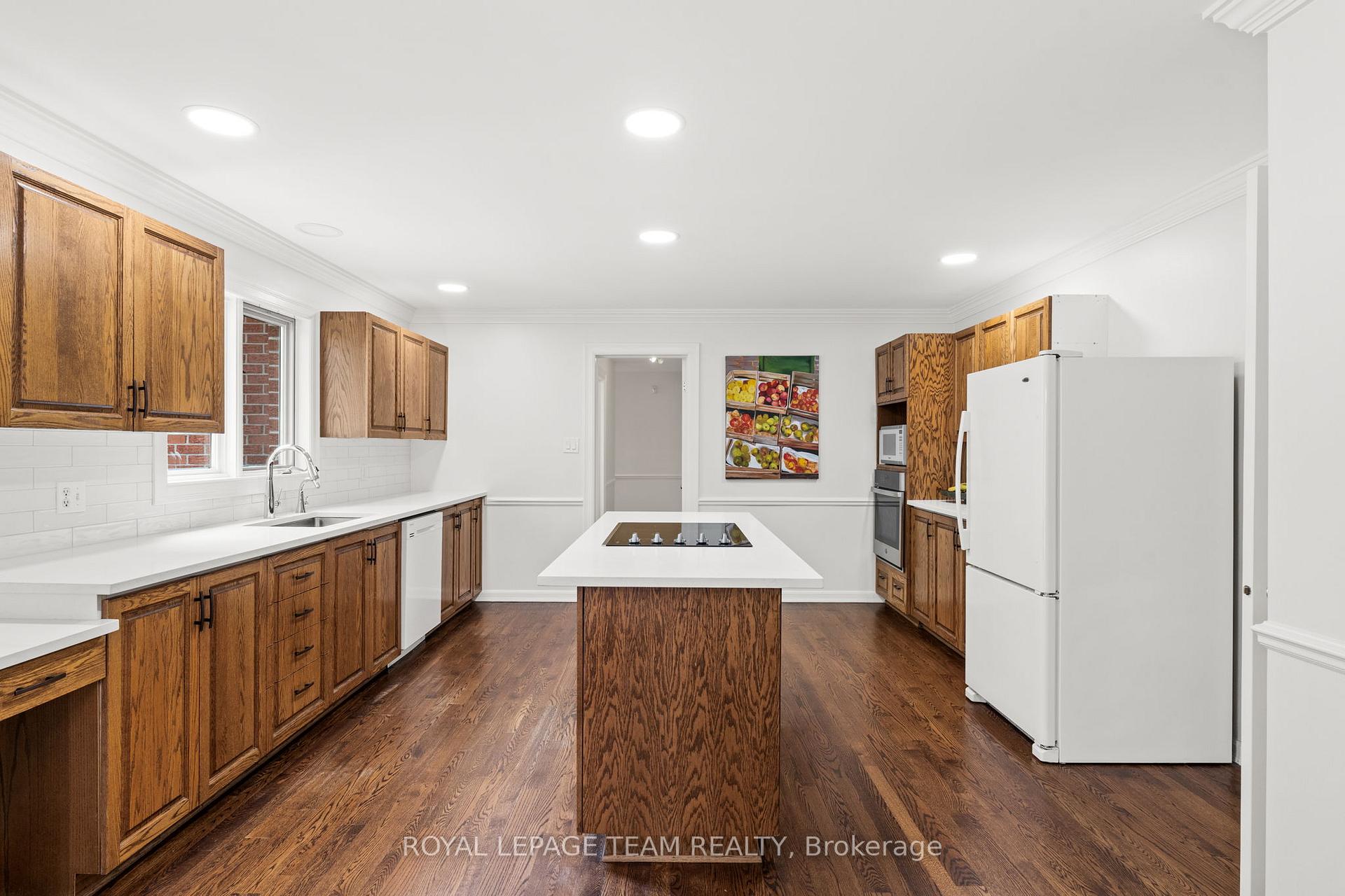 Photo 11 of 1246 Potter Drive, Ottawa, Manotick Village & Manotick Estates — HOMEH