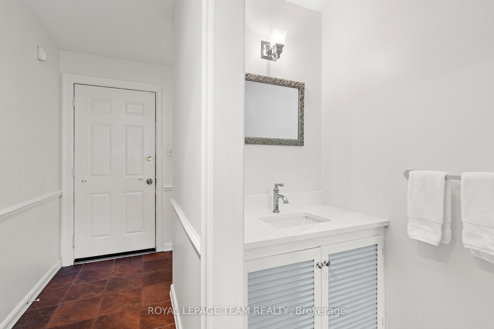 Photo 19 of 1246 Potter Drive, Ottawa, Manotick Village & Manotick Estates — HOMEH