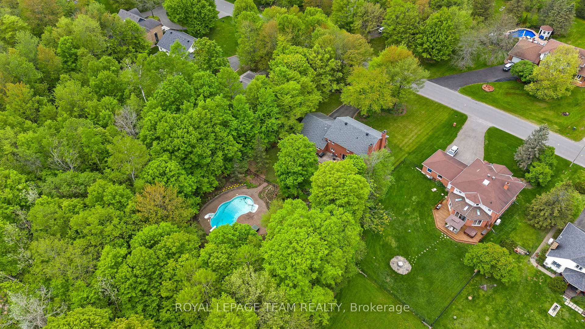 Photo 32 of 1246 Potter Drive, Ottawa, Manotick Village & Manotick Estates — HOMEH