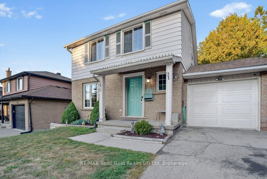 Photo 1 of 22 Vintage Crescent, Kitchener, Pioneer Park — HOMEH
