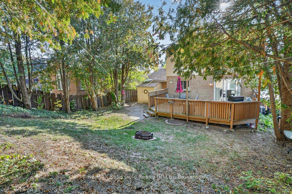 Photo 27 of 22 Vintage Crescent, Kitchener, Pioneer Park — HOMEH