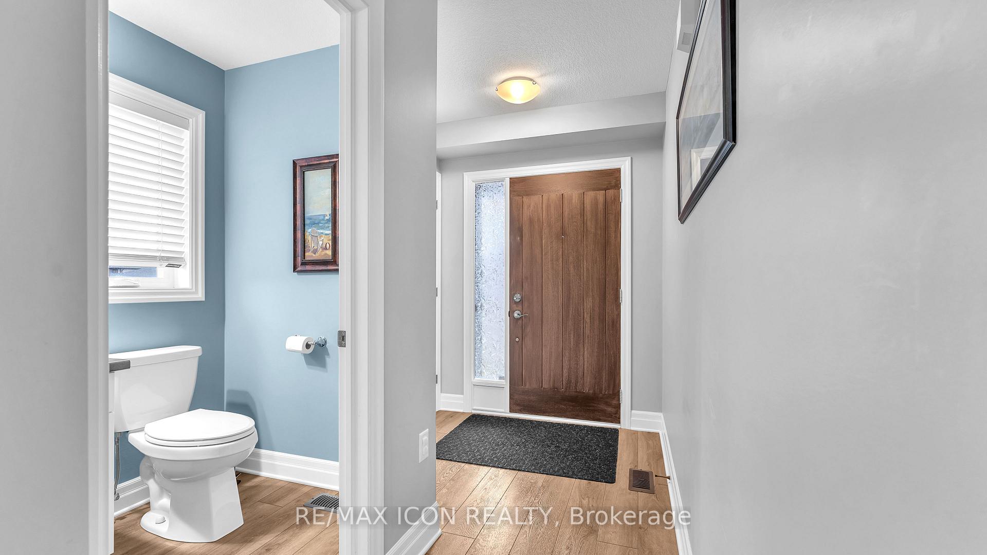 Photo 3 of 115 Gilmour Drive, Lucan Biddulph, Lucan — HOMEH