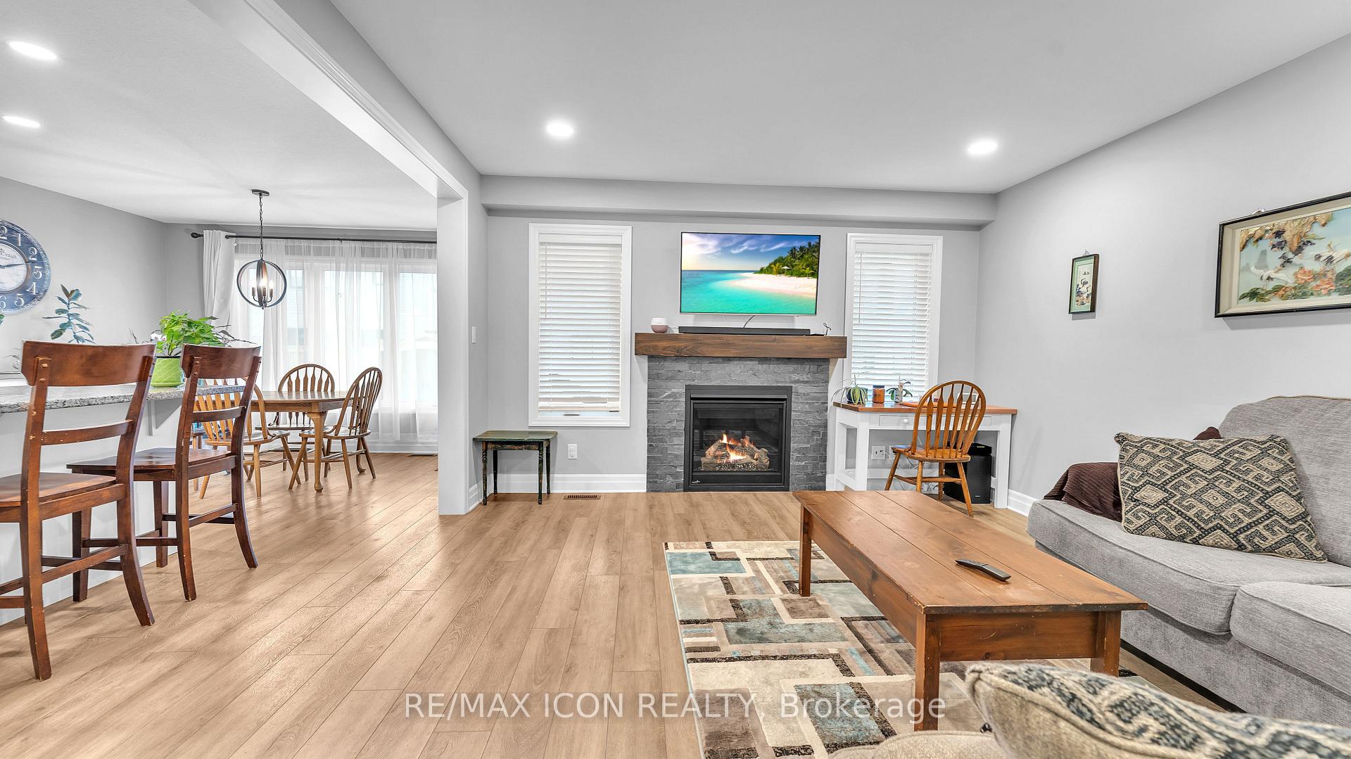 Photo 4 of 115 Gilmour Drive, Lucan Biddulph, Lucan — HOMEH