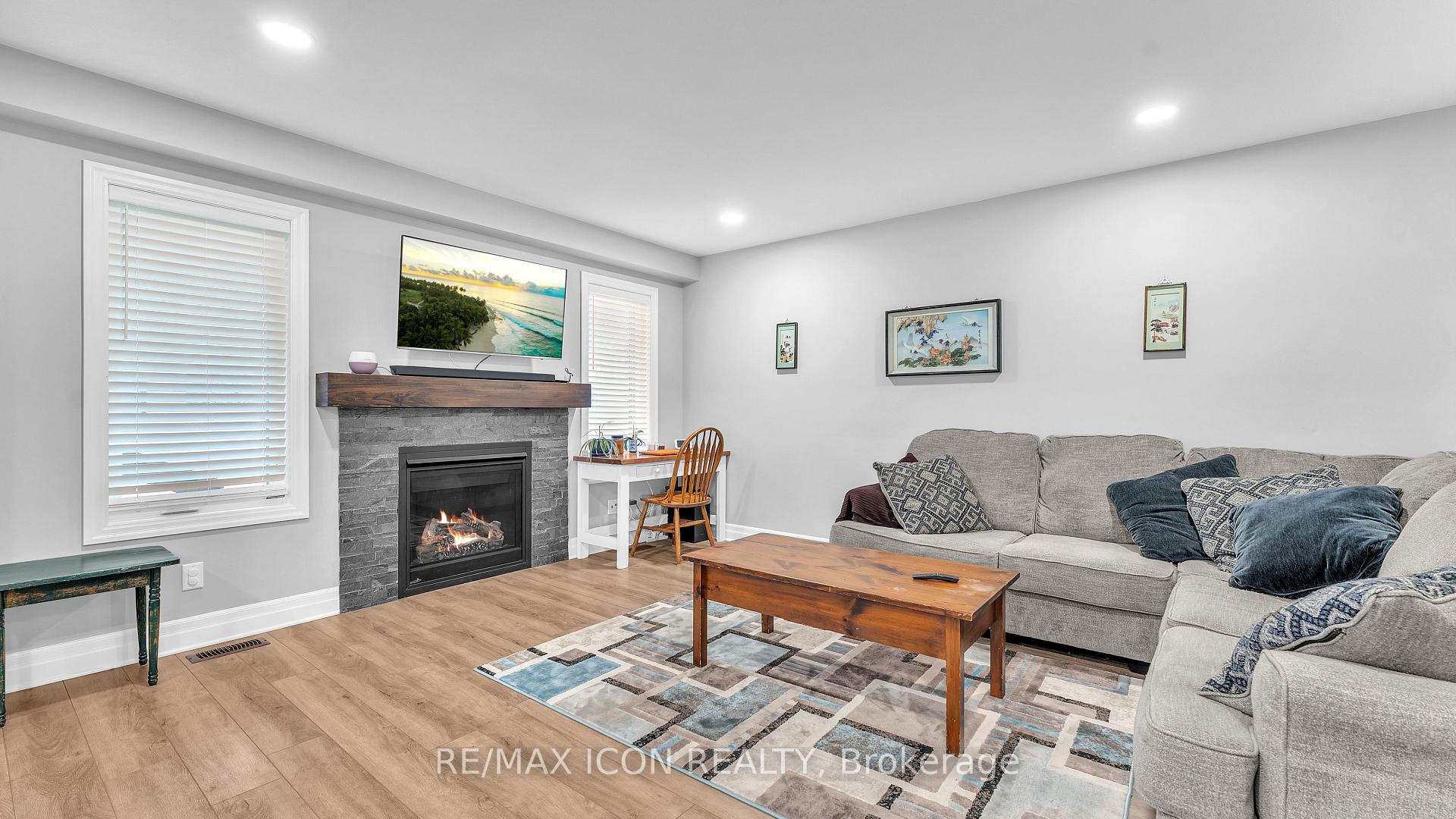 Photo 5 of 115 Gilmour Drive, Lucan Biddulph, Lucan — HOMEH