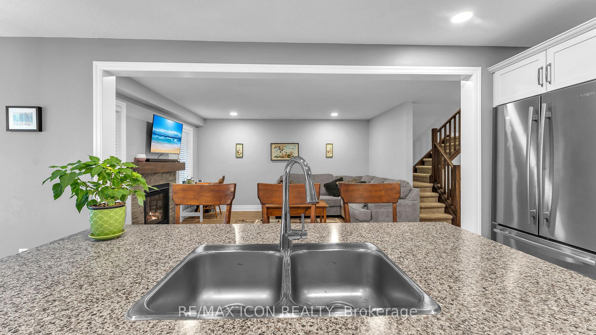 Photo 9 of 115 Gilmour Drive, Lucan Biddulph, Lucan — HOMEH