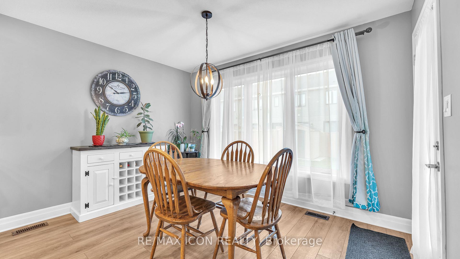 Photo 10 of 115 Gilmour Drive, Lucan Biddulph, Lucan — HOMEH