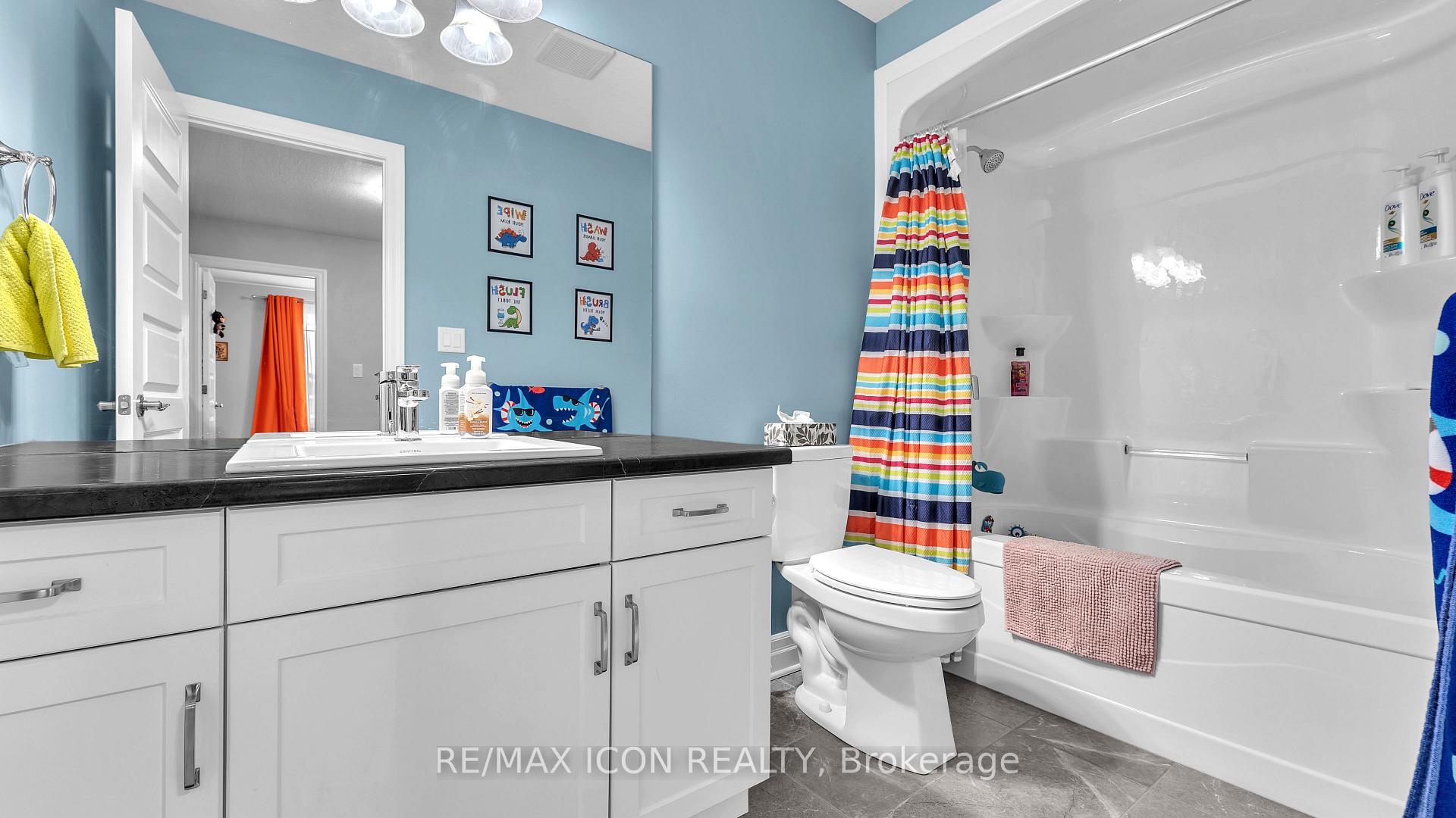 Photo 18 of 115 Gilmour Drive, Lucan Biddulph, Lucan — HOMEH