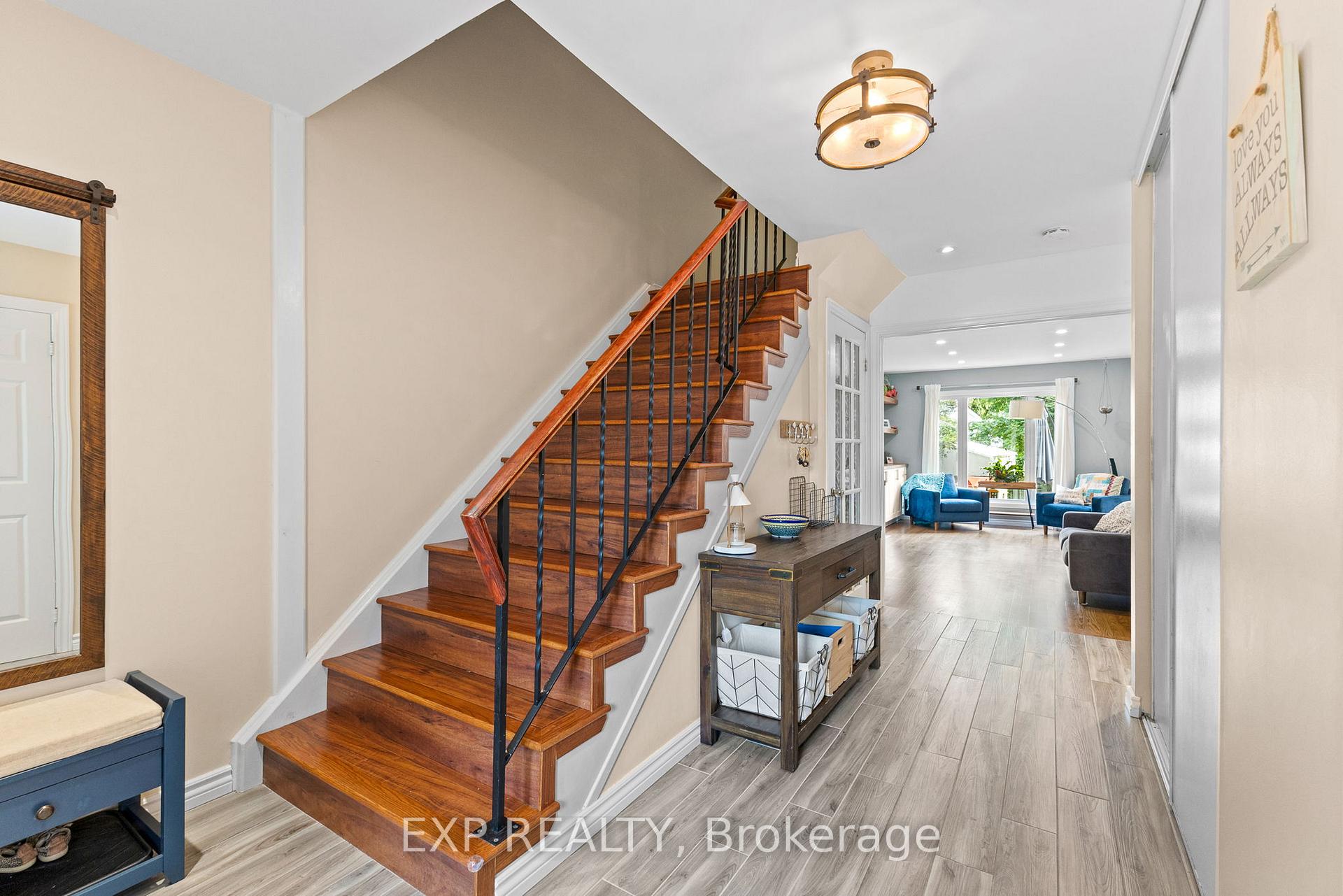 Photo 4 of 41 Bluegrass Drive, Ottawa, Kanata - Bridlewood — HOMEH