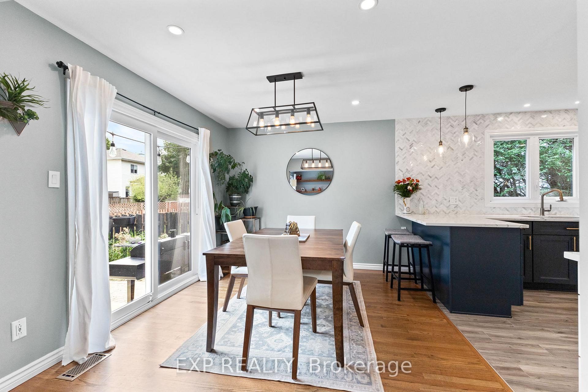 Photo 7 of 41 Bluegrass Drive, Ottawa, Kanata - Bridlewood — HOMEH
