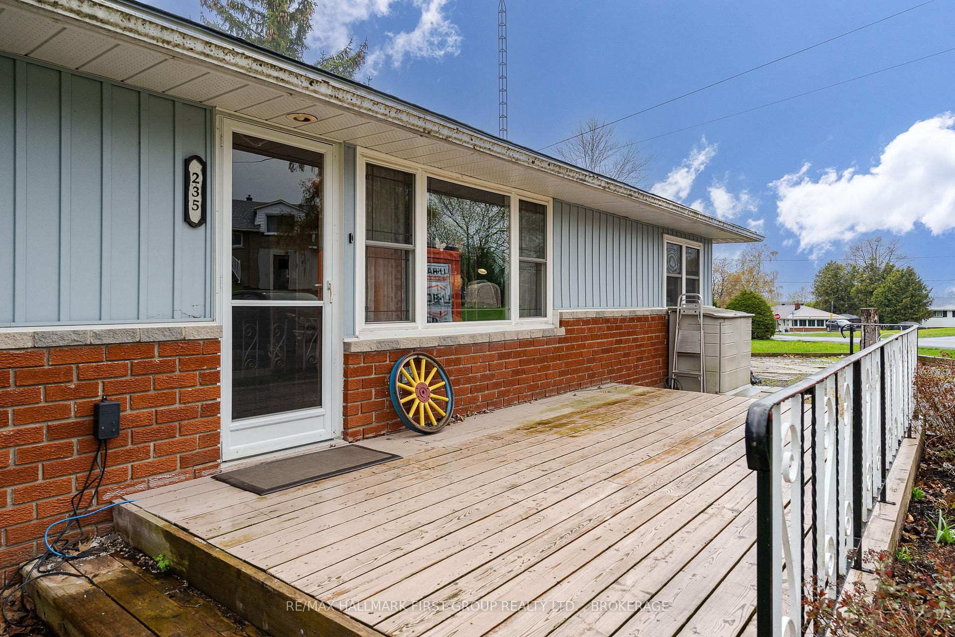 Photo 2 of 235 Lakeview Road, Loyalist, Bath — HOMEH