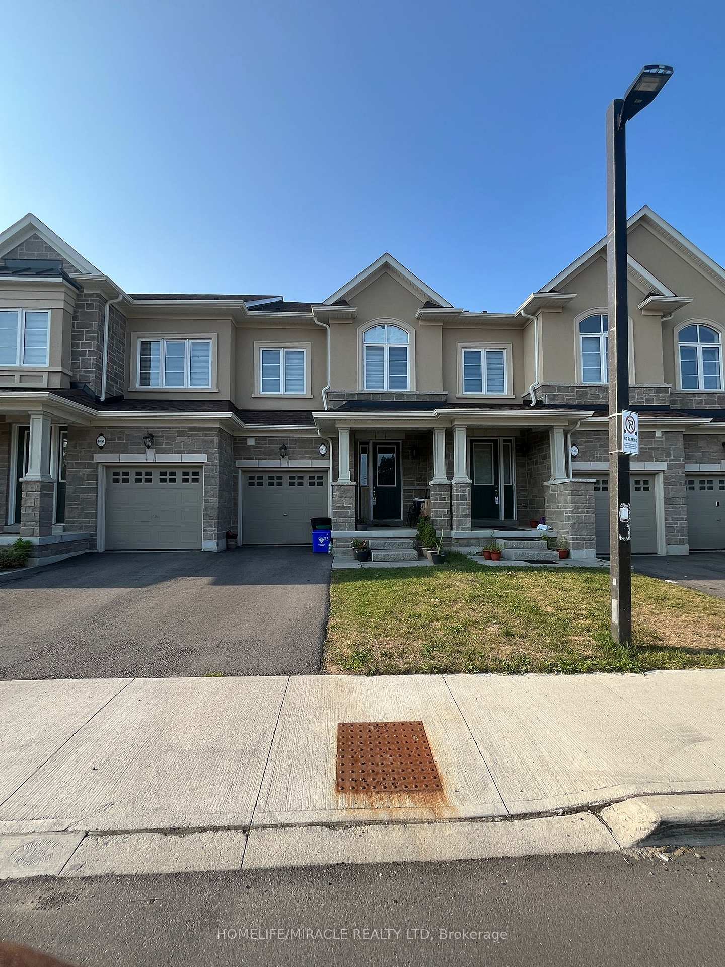 Photo 2 of 1083 Garner Road E, Hamilton, Ancaster — HOMEH