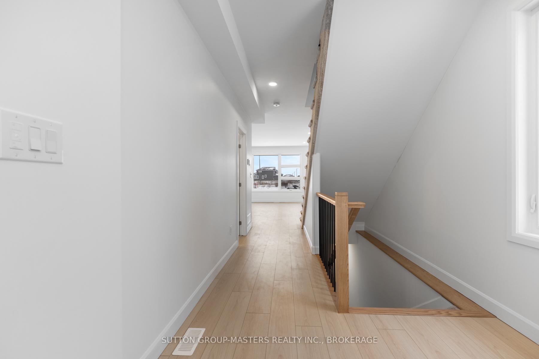 Photo 4 of 201 Superior Drive, Loyalist, Amherstview — HOMEH