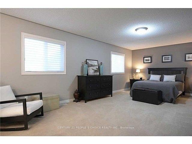 Photo 12 of 16 Cardiff Lane, Hamilton, Stoney Creek — HOMEH