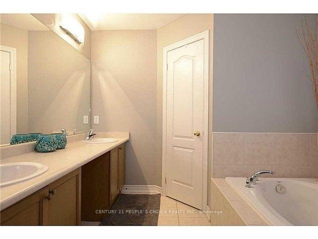 Photo 15 of 16 Cardiff Lane, Hamilton, Stoney Creek — HOMEH