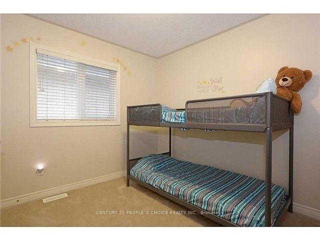 Photo 17 of 16 Cardiff Lane, Hamilton, Stoney Creek — HOMEH
