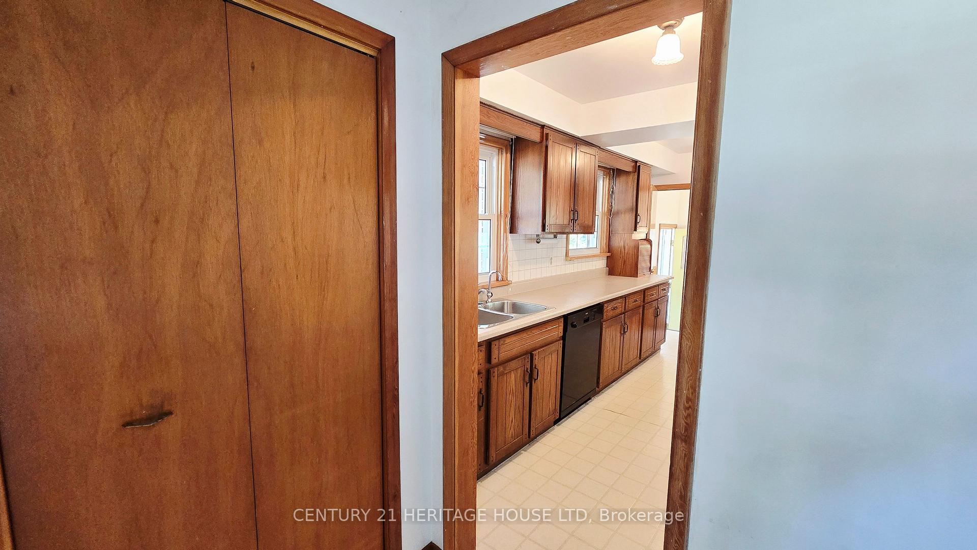 Photo 18 of 627 Krug Street, Kitchener — HOMEH