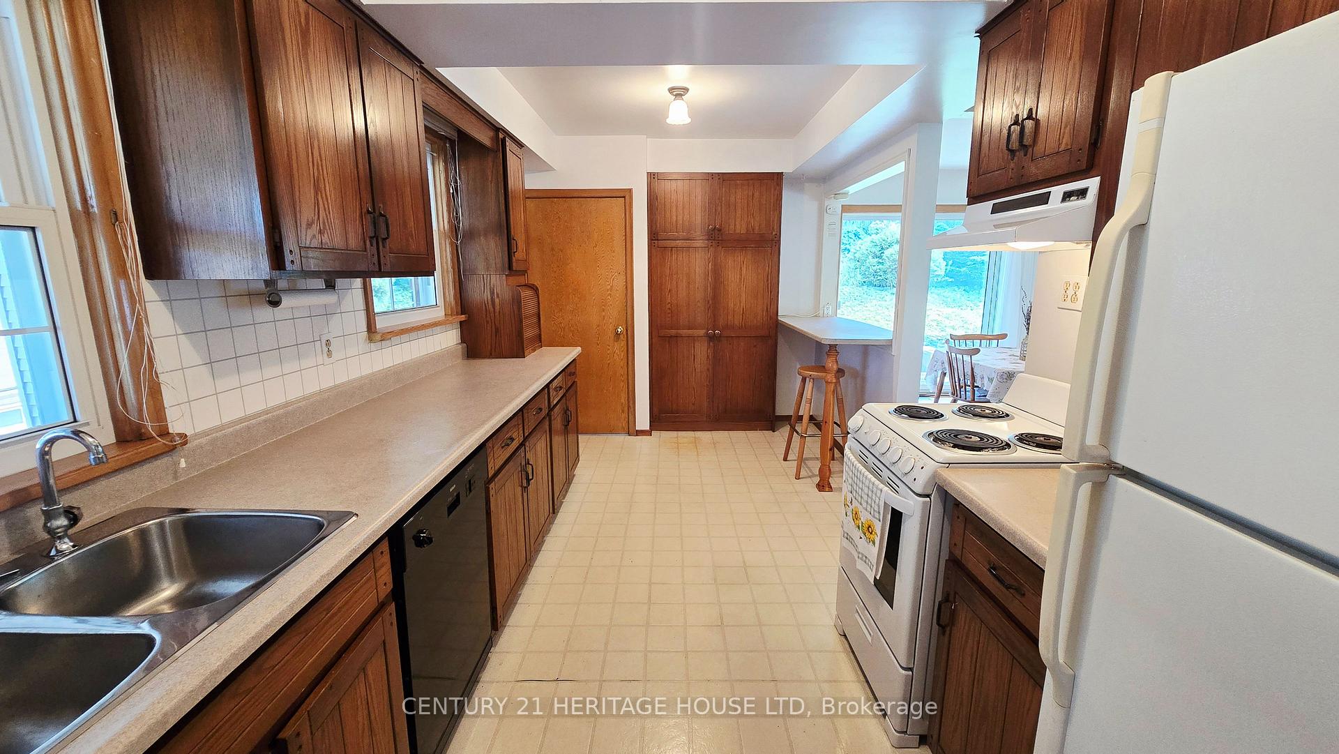 Photo 19 of 627 Krug Street, Kitchener — HOMEH
