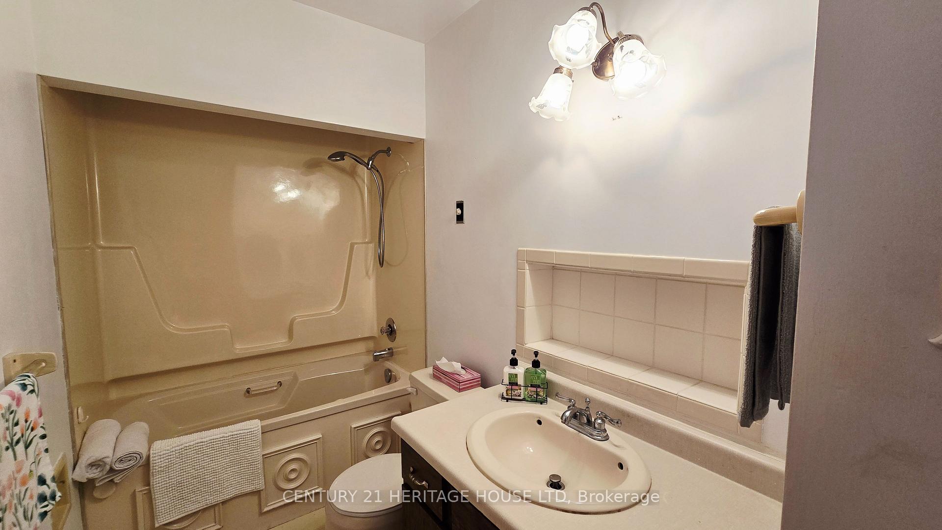 Photo 25 of 627 Krug Street, Kitchener — HOMEH