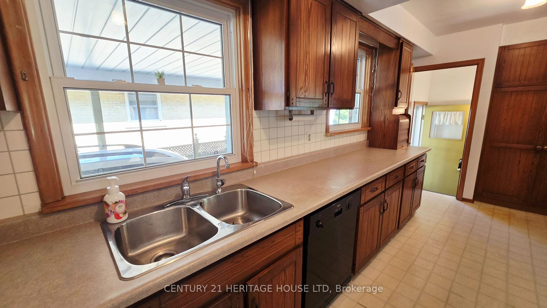 Photo 36 of 627 Krug Street, Kitchener — HOMEH