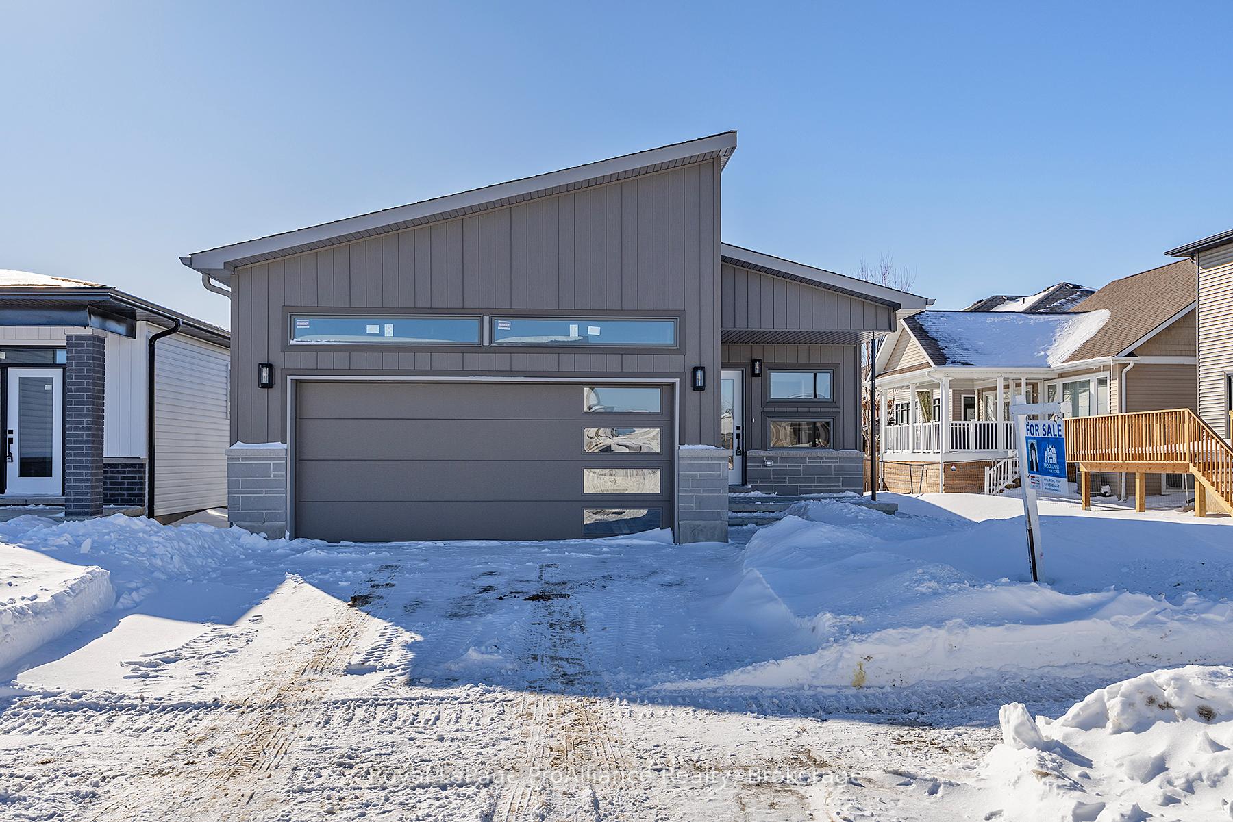 Photo 2 of 149 Mcdonough Crescent, Loyalist, Amherstview — HOMEH