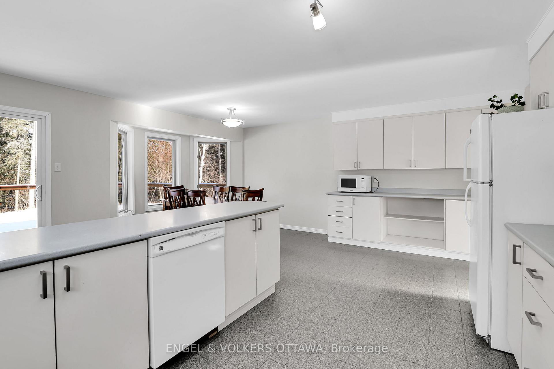 Photo 13 of 370 Duncan Drive, McNab/Braeside, Mcnab/Braeside Twps — HOMEH