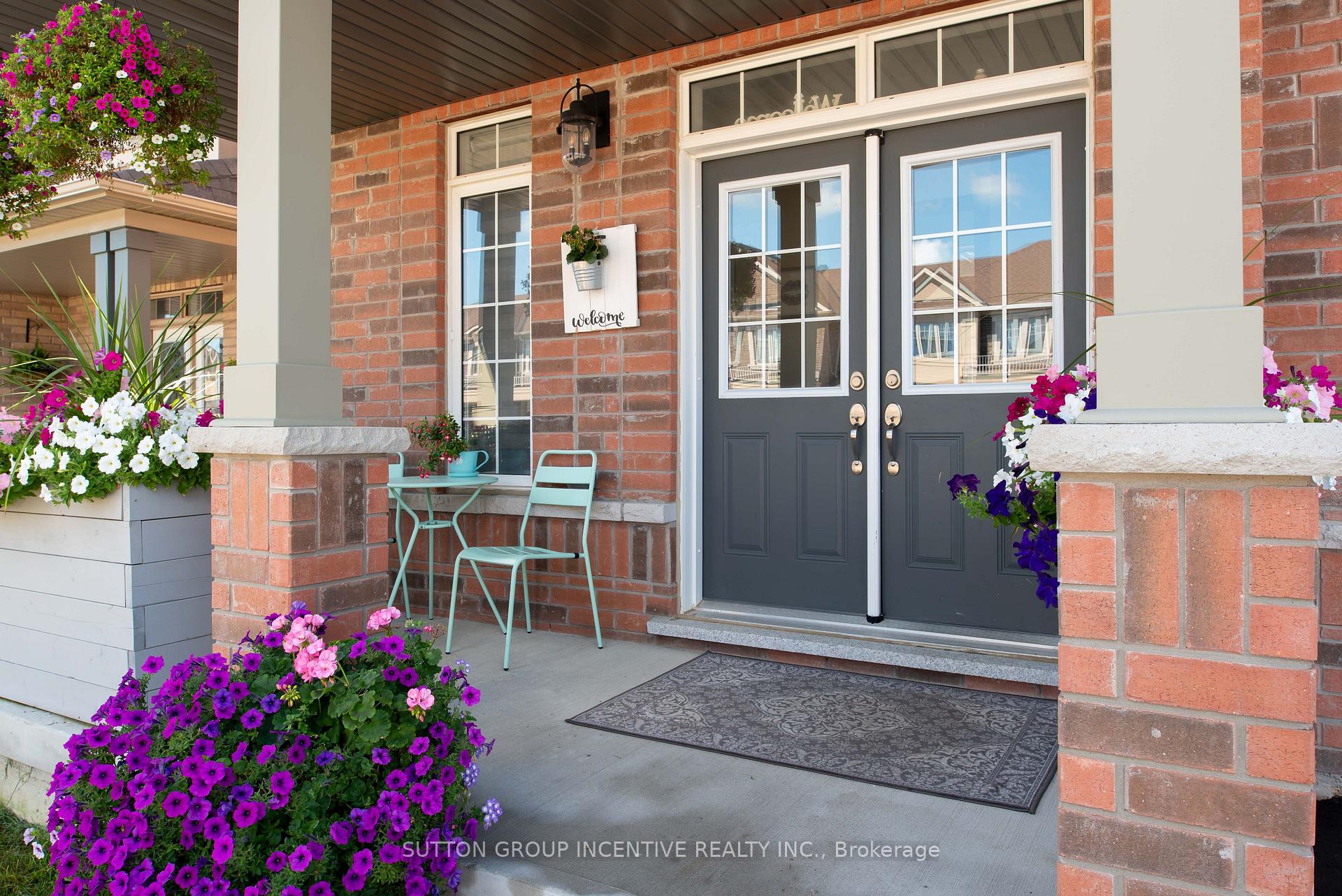 Photo 2 of 2271 Grainger Loop, Innisfil, Rural Innisfil — HOMEH