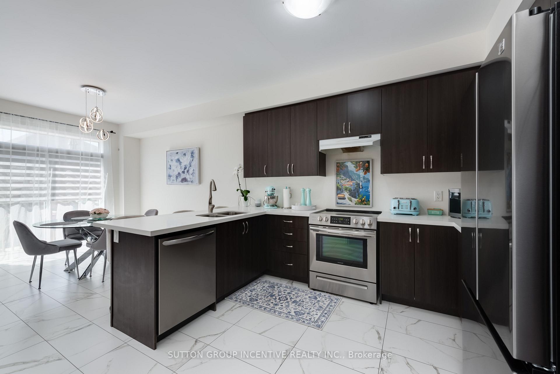 Photo 5 of 2271 Grainger Loop, Innisfil, Rural Innisfil — HOMEH