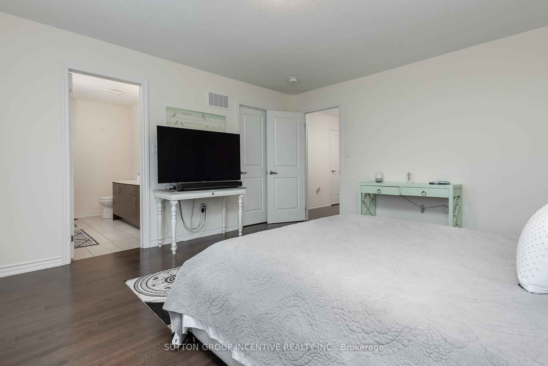 Photo 14 of 2271 Grainger Loop, Innisfil, Rural Innisfil — HOMEH